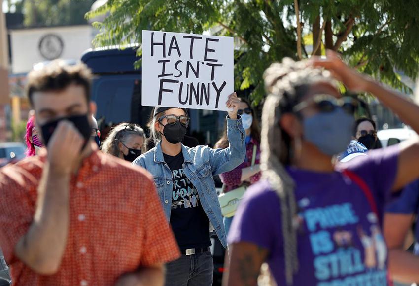 Protestors at a rally in support of the Netflix Trans employee walkout in LA, October 20, 2021 — Photo by Mario Anzuoni / Reuters