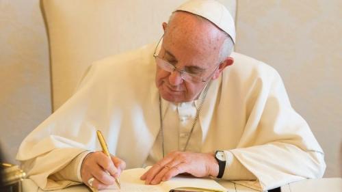 Pope sends letter praising pro-LGBTQ Jesuit 