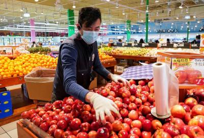 Mayor Durkan vetoes bill to repeal grocery worker hazard pay