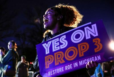 Voters approve reproductive rights, reject abortion bans 