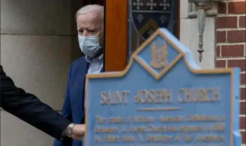 US Catholic bishops defy Vatican, vote to move ahead with ban on Communion for pro-choice, pro-LGBTQ Catholics