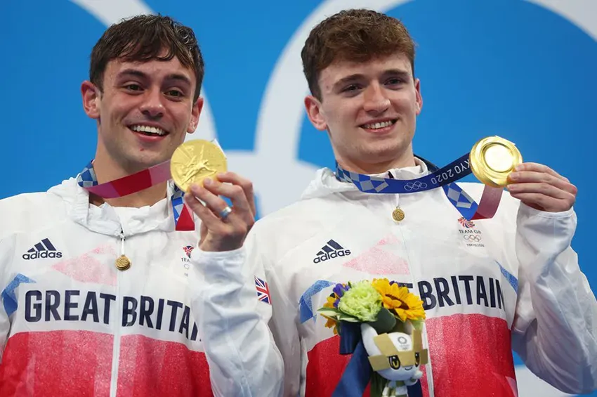 Tom Daley and Matty Lee – Photo by Kai Pfaffenbach / Reuters