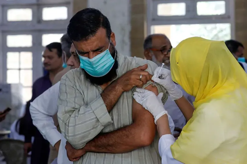 Photo by Akhtar Soomro / Reuters