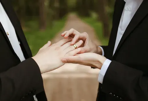 GOP ENDS OPPOSITION TO MARRIAGE EQUALITY: Bigwigs cave on marriage, Trans rights still an issue