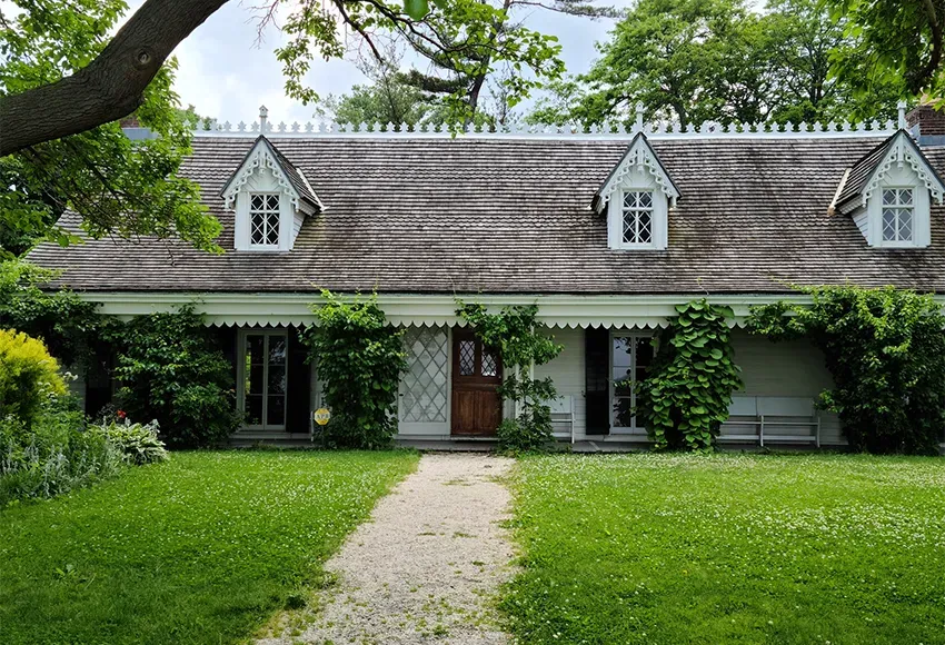 The Alice Austen House is located on Staten Island and boasts a lovely front lawn area – Photo by Cynthia Laird