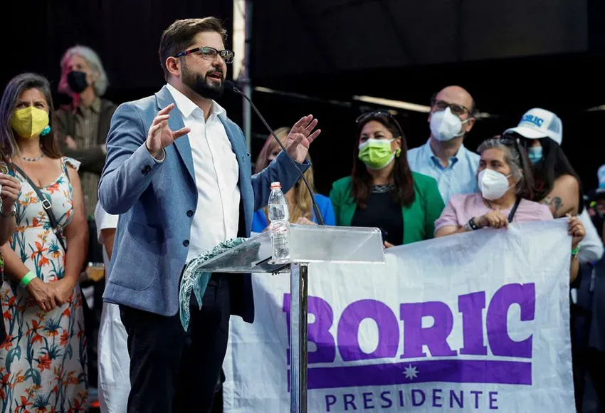 Chilean presidential candidate Gabriel Boric at his closing campaign rally in Santiago, Chile, Dec 16. – Photo by Rodrigo Garrido / Reuters