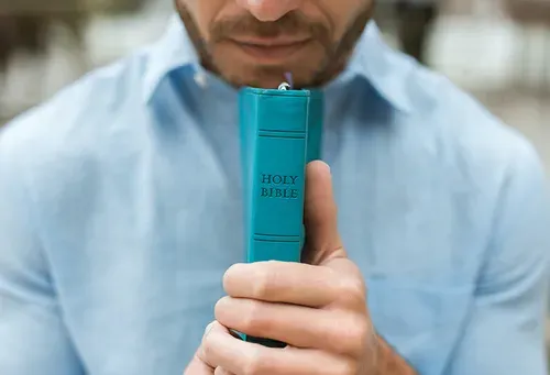 Poll: Americans becoming less religious across the board