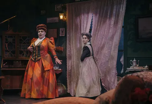 Intimans Irma Vep delights at every turn