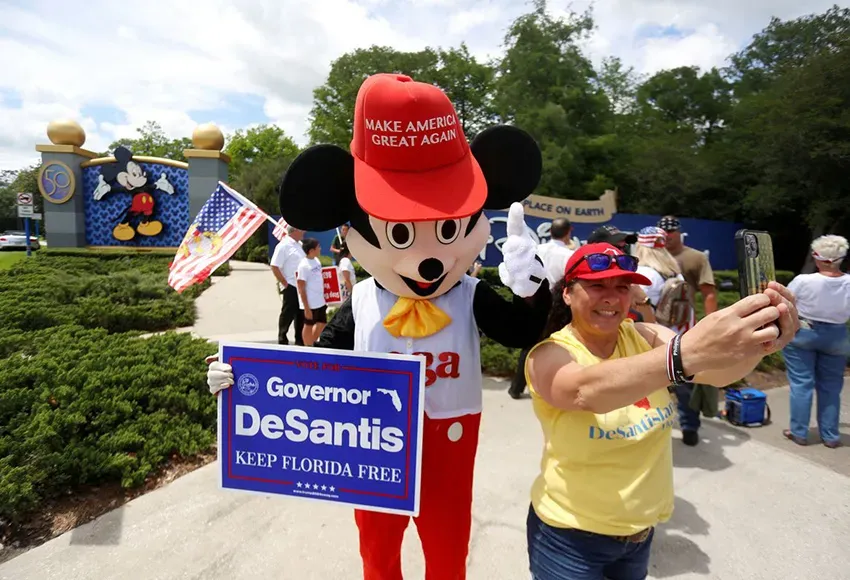 "Don't Say Gay" supporters outside Disney World in Orlando – Photo by Octavio Jones / Reuters