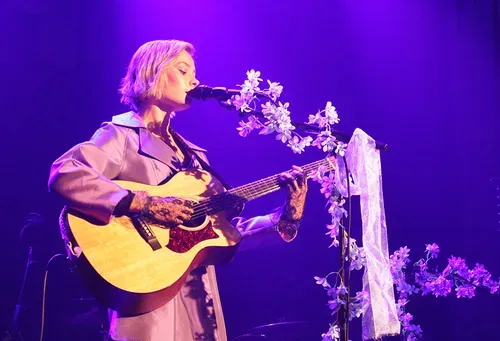 Nesbians at the Neptune: Nina Nesbitt steals the show on opening night