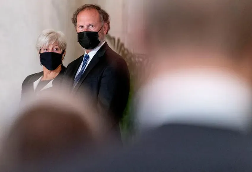Justice Samuel Alito and his wife Mary Ann – Andrew Harnik / Pool via Reuters