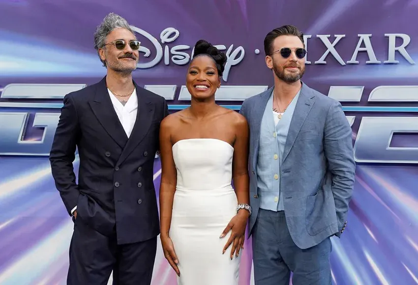 Taika Waititi, Keke Palmer and Chris Evans at the UK premiere of Lightyear – Photo by Maja Smiejkowska / Reuters