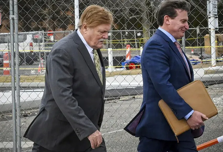 Robert Fehring (l) arrives at court with his attorney – Photo by James Carbone, Newsday via AP