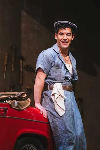 Andres Acosta as Nemorino – Photo by Sunny Martini