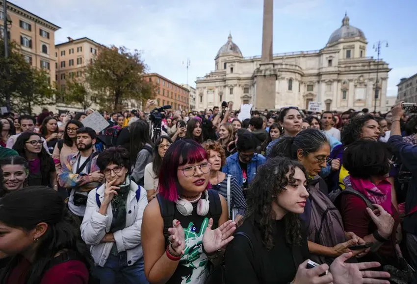 Protestors in Rome – Photo by Alessandra Tarantino / AP