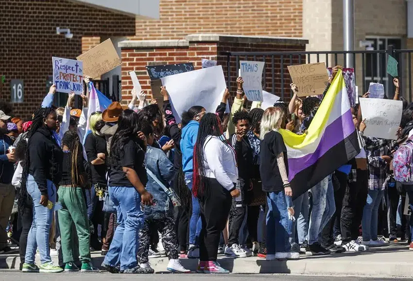 Students from Henrico High School in Richmond, Va. hold a walkout in 2022 – Photo by Shaban Athuman / Richmond Times-Dispatch via AP