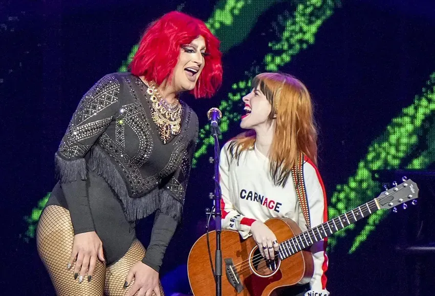 Hayley Williams and a Nashville Drag Queen performs in Nashville, Tenn this year – Photo by Ed Rode / Invision / AP