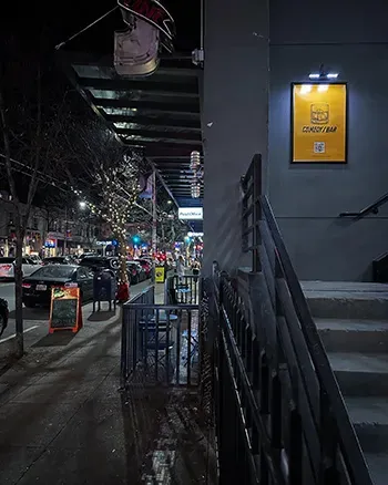 Comedy/Bar brings stand-up back to Broadway