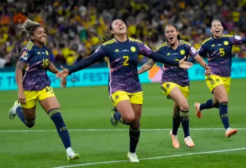 Manuela Vanegas celebrates a late, late goal as Colombia retake the lead in a dramatic finale in Sydney – Photo by Rick Rycroft / AP