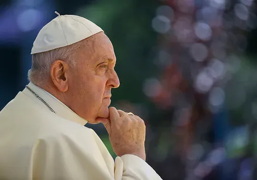 Trans Catholic confesses conflict between identity and faith, Pope Francis responds