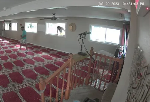 Islamic Center of Federal Way seeks help to identify burglars 