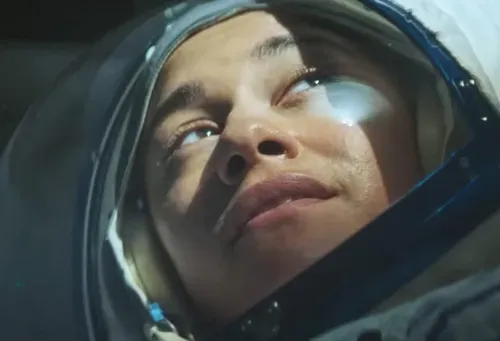 Unsettlingly timely I.S.S. has the right stuff