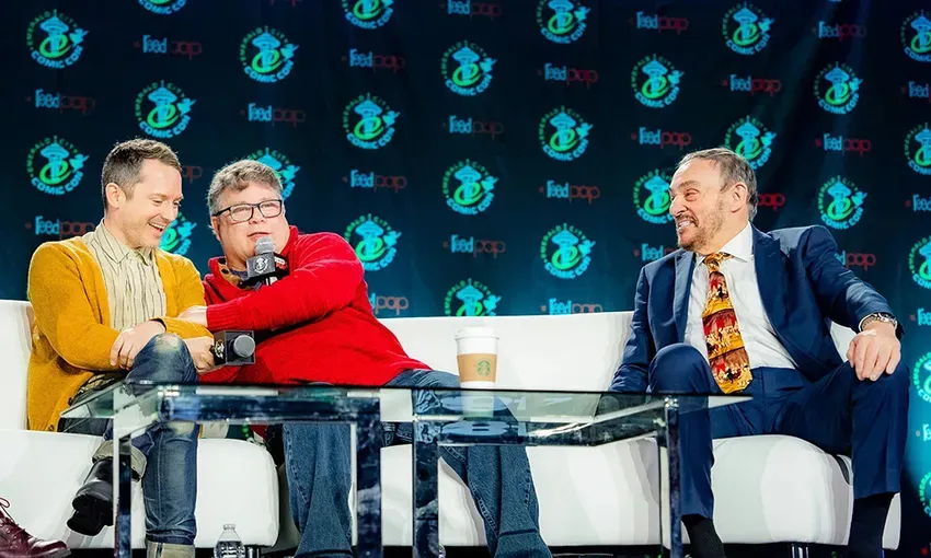 Elijah Wood, Sean Astin, and John Rhys-Davies on the main stage – Courtesy of ReedPop