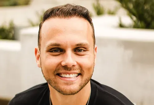 He was a punk, he did ballet: Anthony Nerada delivers a new Queer version of classic pop-punk anthem