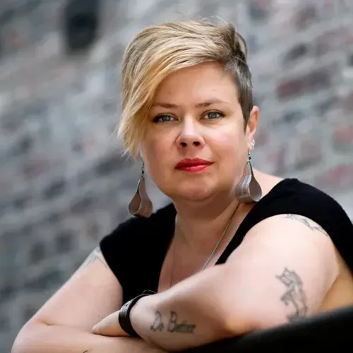 Intimans Jennifer Zeyl: Updating past projects and supporting new cabaret