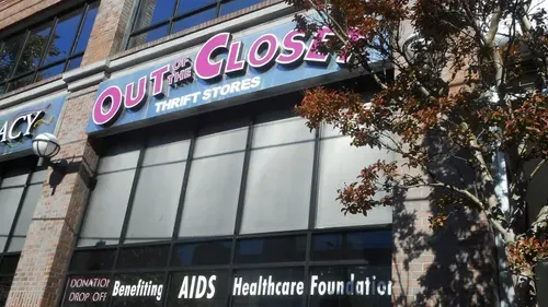 Whats rainbow thrifting without a little rain: Sunny days at Out of the Closet