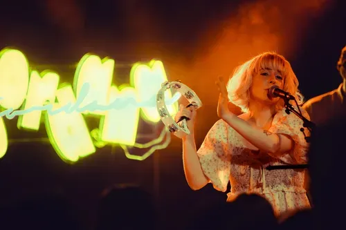 Queer indie icon Jordana hits the stage at Madame Lous for Lively Premonition tour