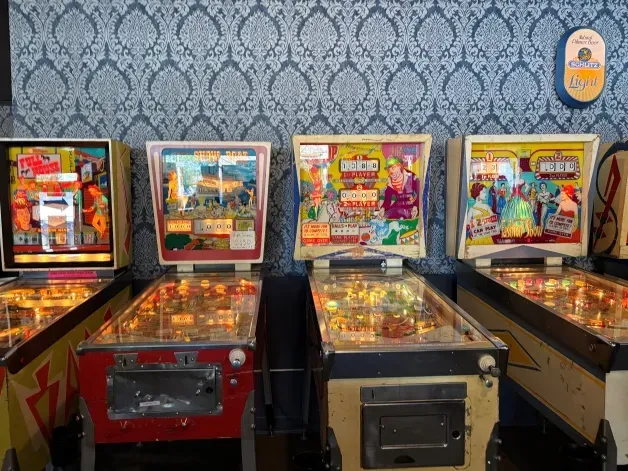 Den of Pin / Nova Berger<br>