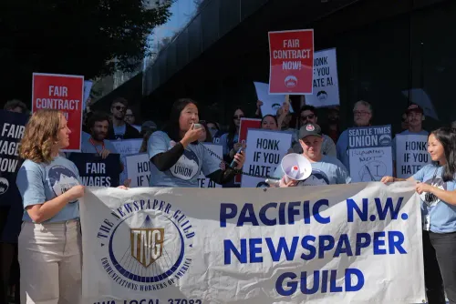 Seattle Times employees picket for AI protections and fair wages